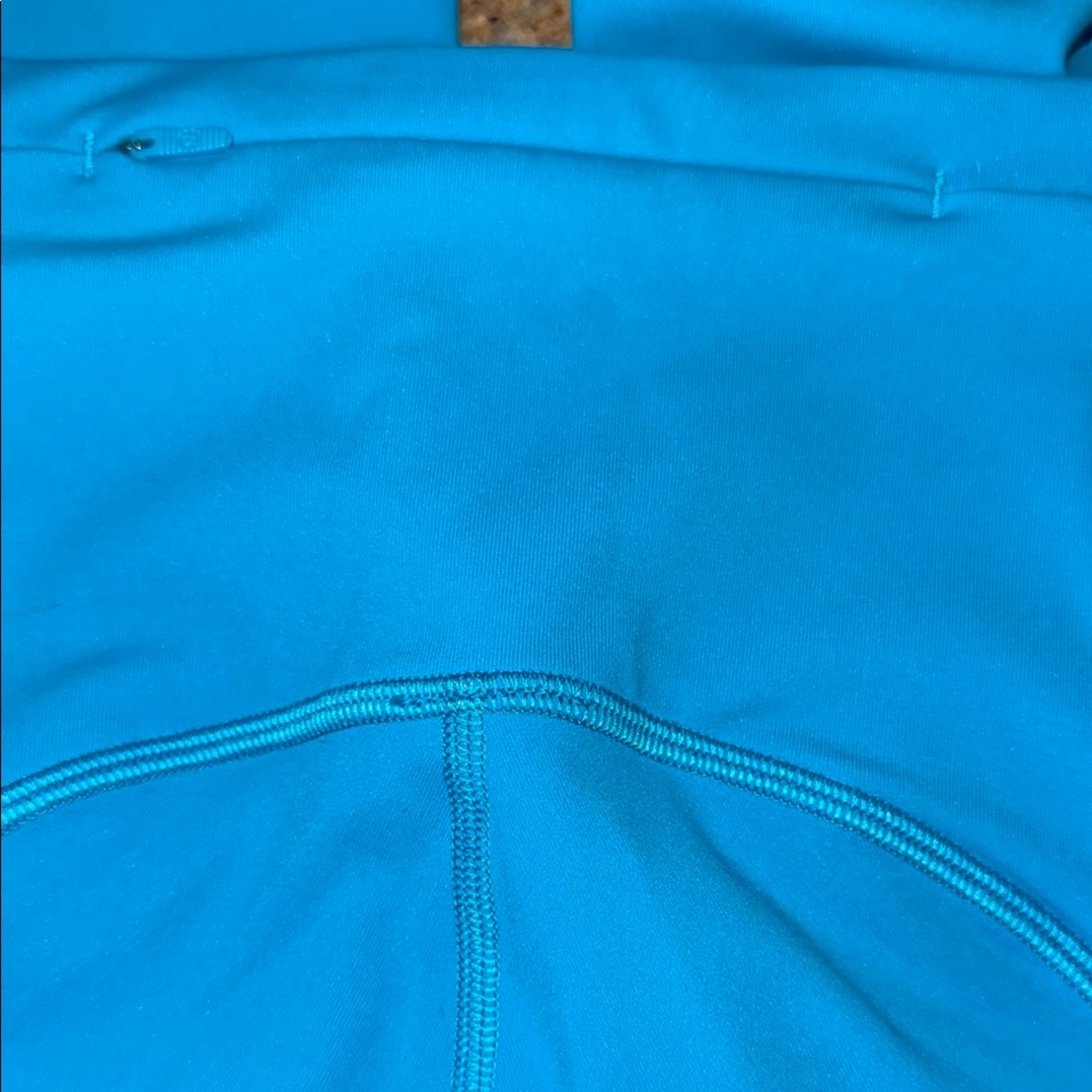 Like New Lululemon Athletica Turquoise Leggings with side pockets - Picture 4 of 8